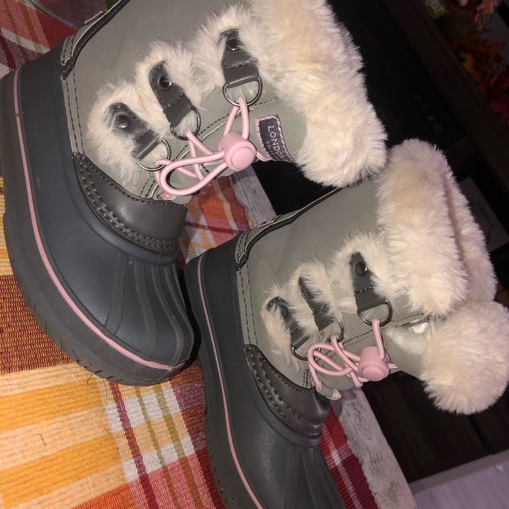 Adorable toddler snow boots!